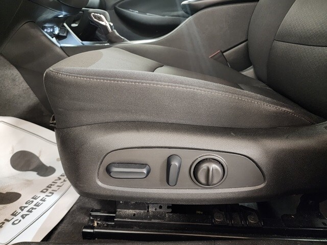 2024 Chevrolet Malibu 1LT photo 2