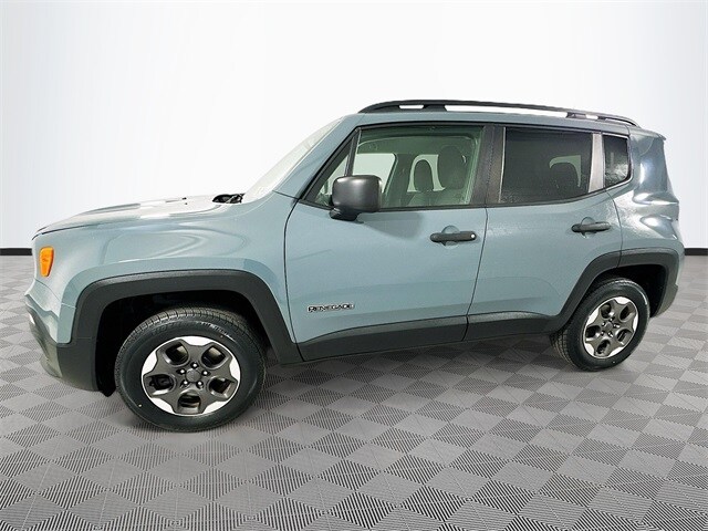 2017 Jeep Renegade Sport photo 2