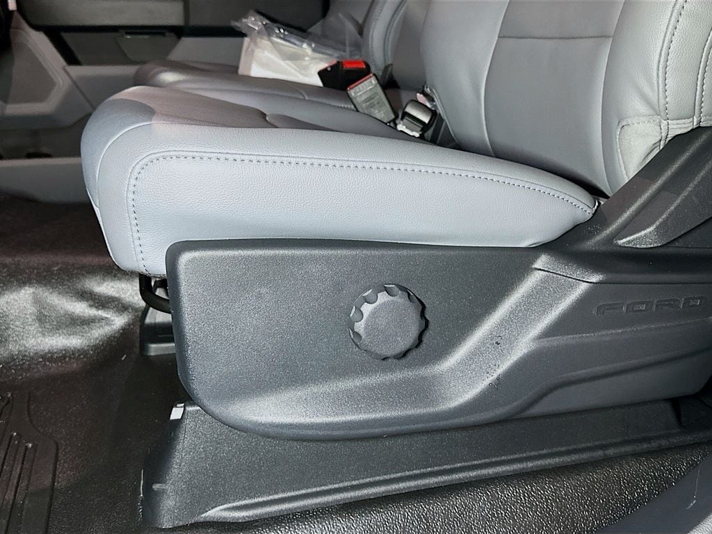 2026 Ford F-550 Super Duty Chassis Cab XL - Photo 15
