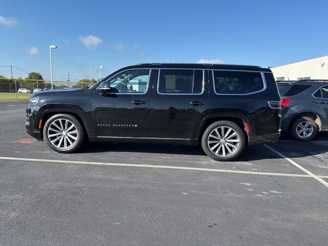 2022 Jeep Grand Wagoneer II photo 2