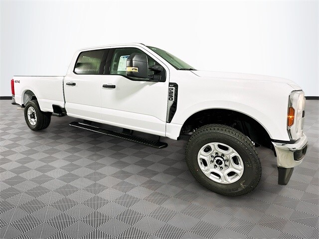 2026 Ford F-250 XLT photo 2