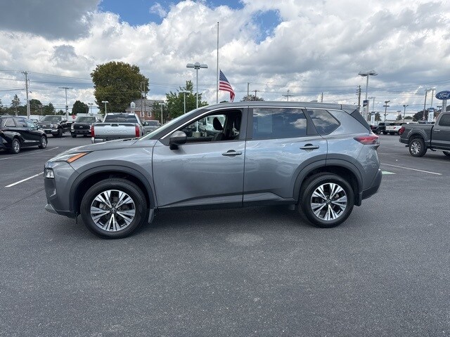 2023 Nissan Rogue SV photo 2