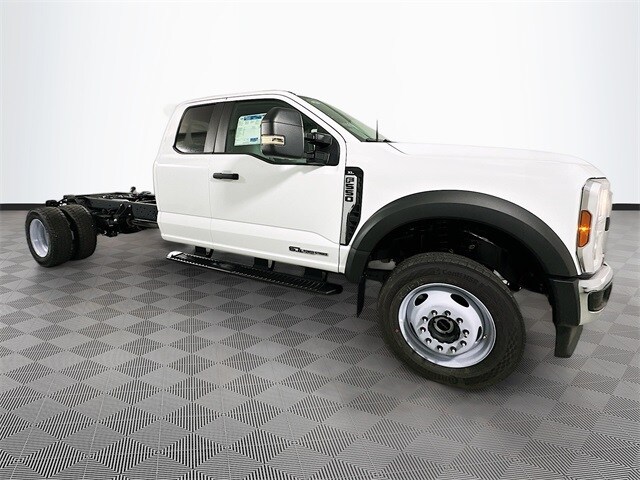 2025 Ford F-550 XL photo 2