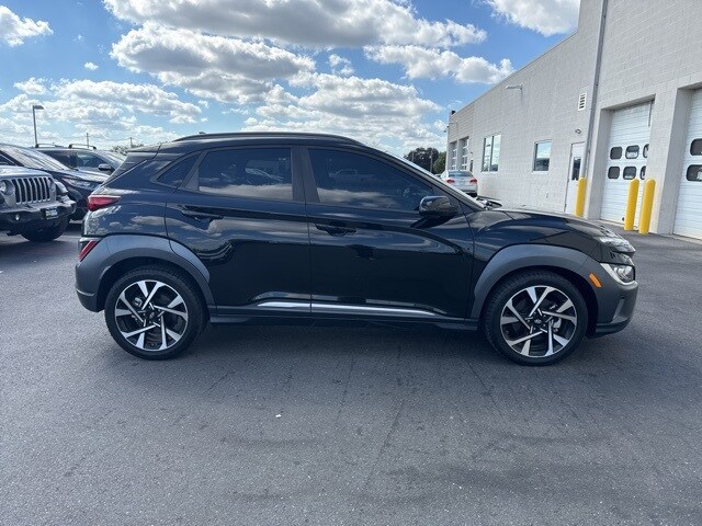 2023 Hyundai Kona Limited photo 2