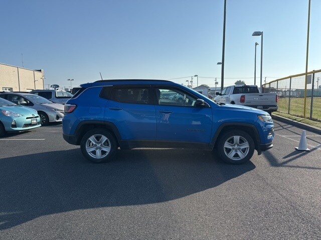 2022 Jeep Compass Latitude photo 3