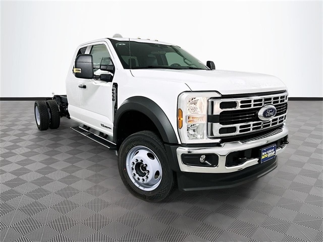2025 Ford F-550 Super Duty Chassis Cab XL's photo