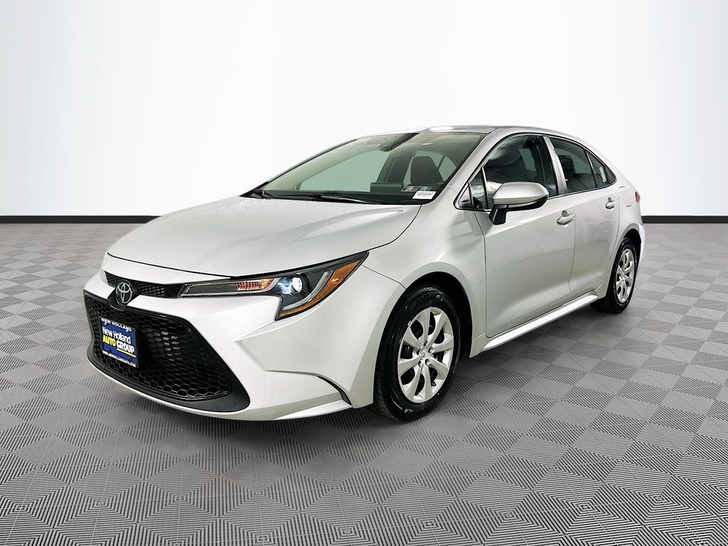 Used 2021 Toyota Corolla LE Sedan