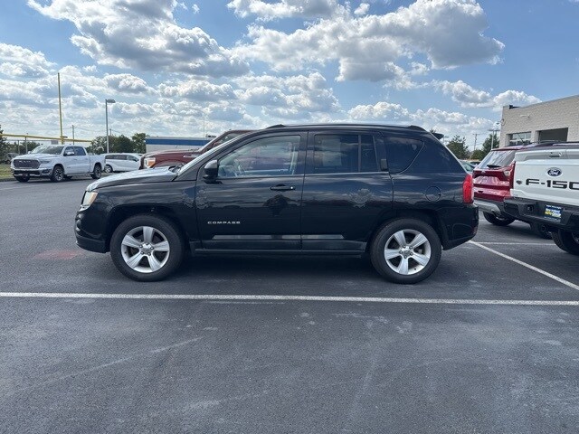 2011 Jeep Compass Base photo 2