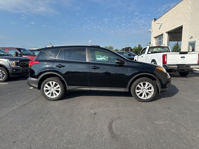 2015 Toyota RAV4 Limited photo 2