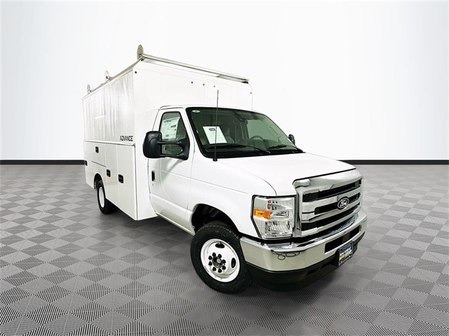 2026 Ford E-Series Cutaway Base's photo