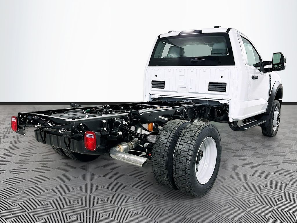 2026 Ford F-550 Super Duty Chassis Cab XL - Photo 4