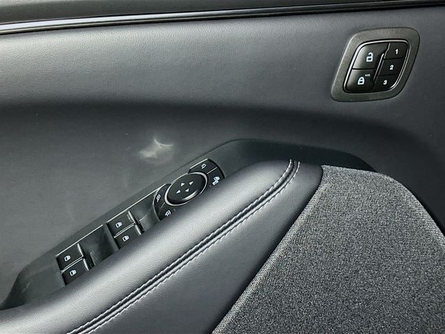2025 Ford Mustang Mach-E Premium - Photo 12