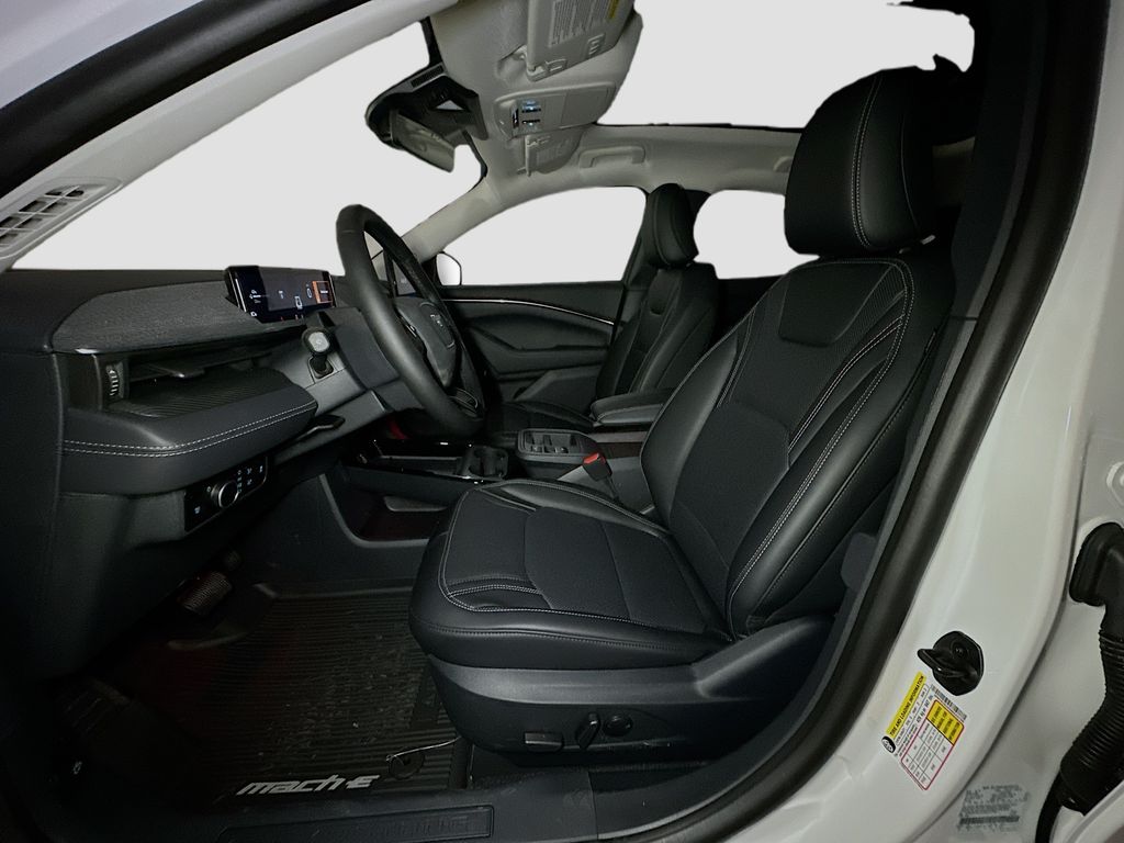 2025 Ford Mustang Mach-E Premium - Photo 18