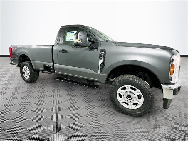 2026 Ford F-250 XLT photo 3