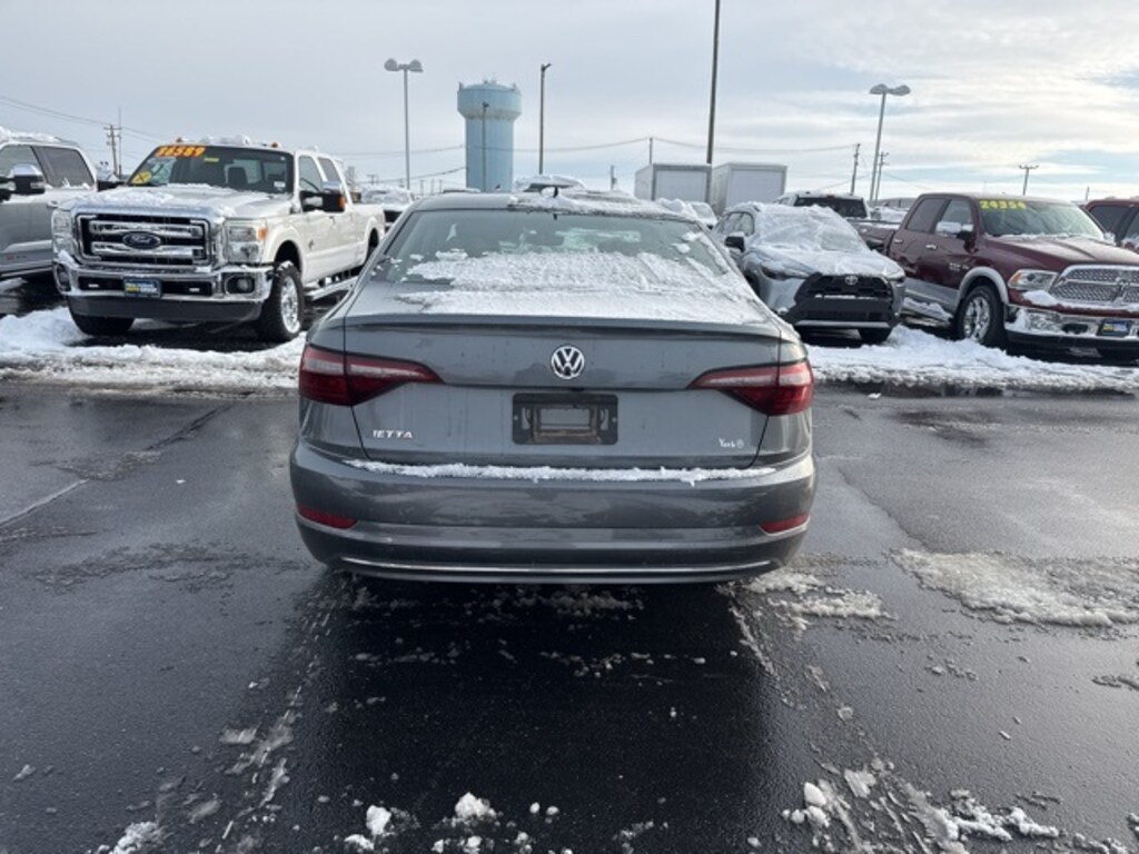 Used 2021 Volkswagen Jetta SEL Sedan