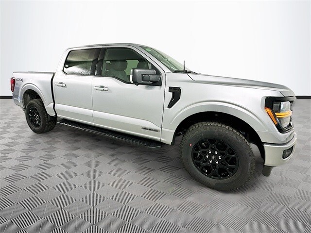 2025 Ford F-150 XLT photo 2