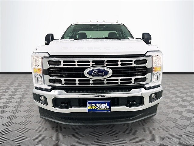 2025 Ford F-350 XL photo 2