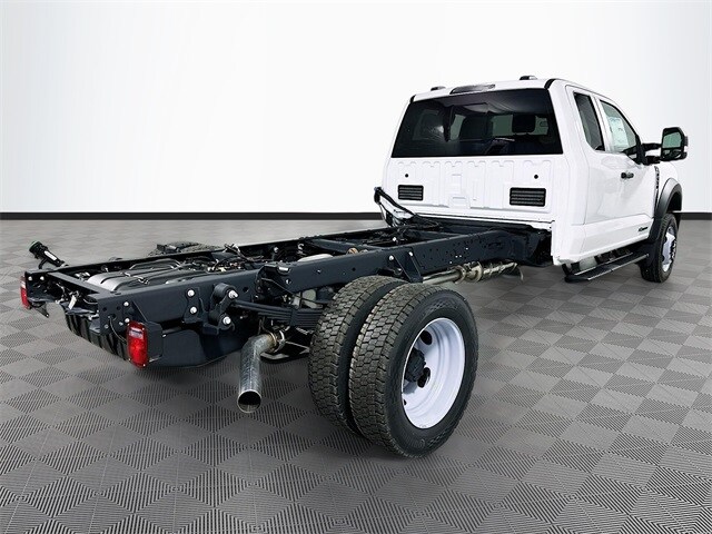 2025 Ford F-550 XL photo 3