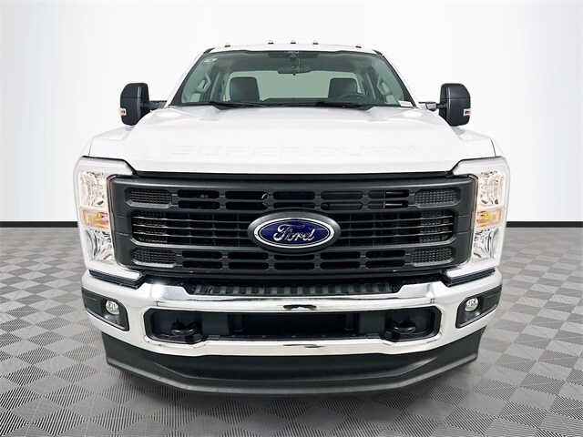2025 Ford F-250 XL photo 2