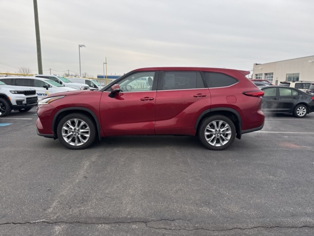 Used 2022 Toyota Highlander Limited SUV