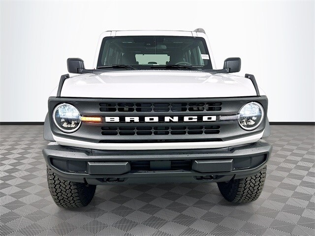 2025 Ford Bronco Base photo 2
