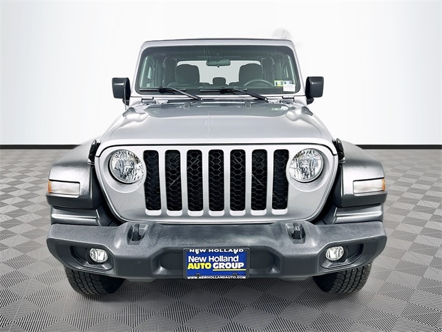 2021 Jeep Gladiator Sport photo 2