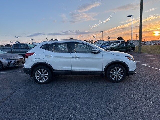 2018 Nissan Rogue Sport SV photo 3