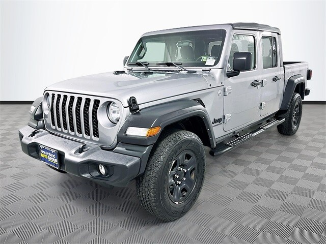 2021 Jeep Gladiator Sport photo 3