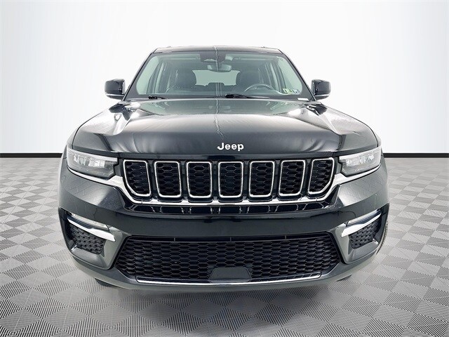 2022 Jeep Grand Cherokee Limited photo 2