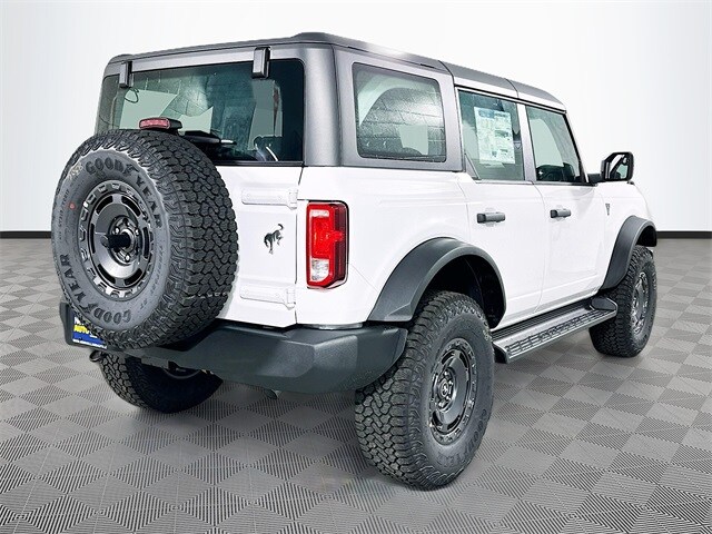 2025 Ford Bronco Base photo 4