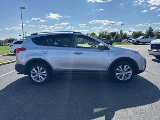 2015 Toyota RAV4 Limited photo 2
