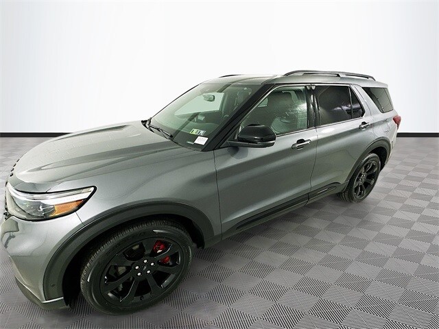 2022 Ford Explorer ST photo 4