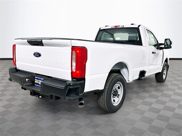 2026 Ford F-350 XL photo 4