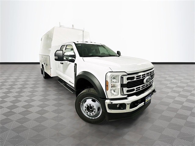 2026 Ford F-550 Super Duty Chassis Cab XL's photo