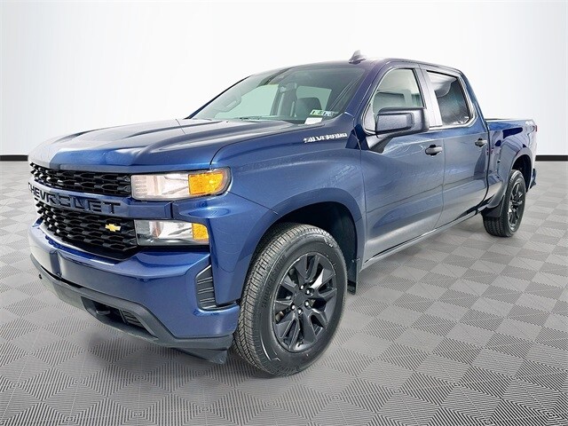 2022 Chevrolet Silverado 1500 Custom photo 2