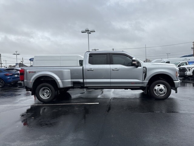 2024 Ford F-350 Platinum photo 3