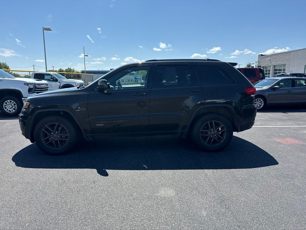 Used 2016 Jeep Grand Cherokee Laredo SUV