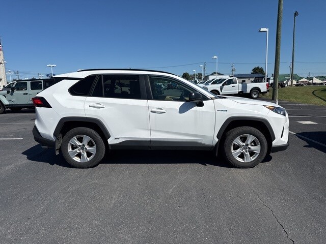 2021 Toyota RAV4 Hybrid LE photo 3