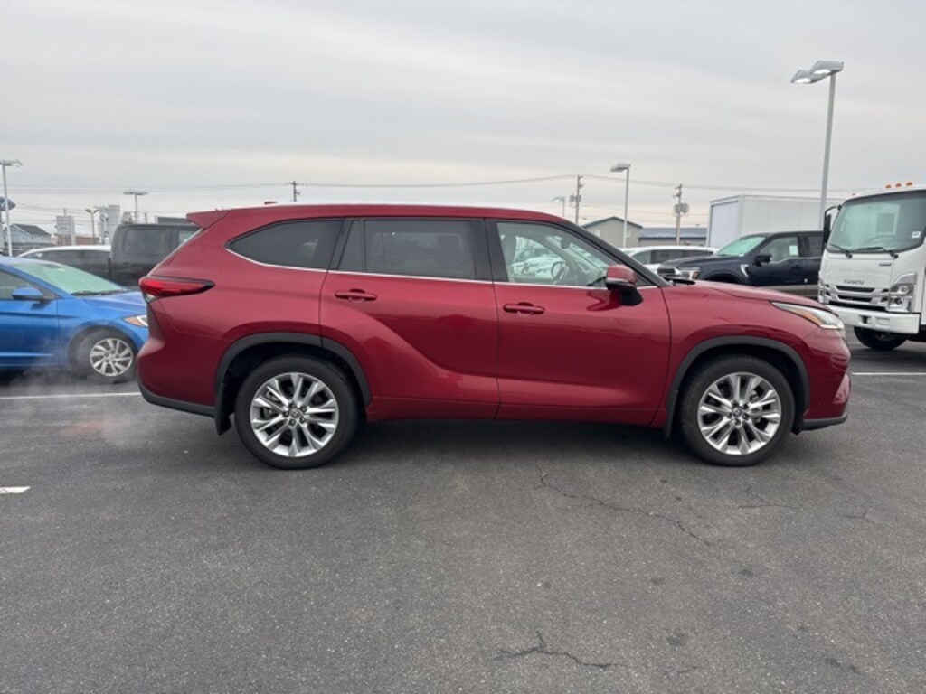 Used 2022 Toyota Highlander Limited SUV
