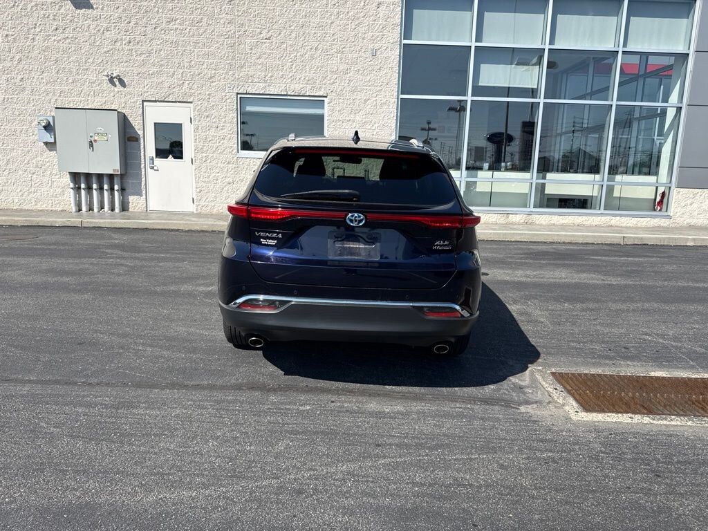 Used 2021 Toyota Venza XLE SUV