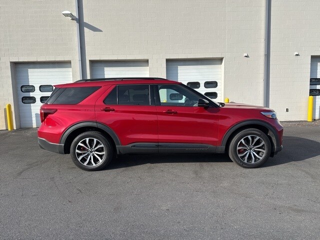2024 Ford Explorer ST photo 4