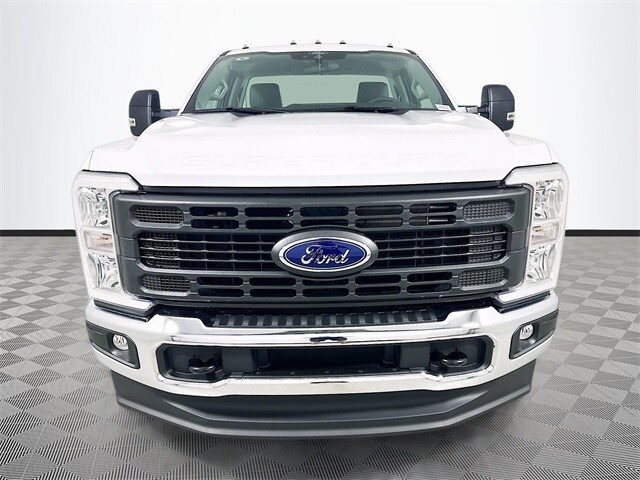 2025 Ford F-250 XL photo 2