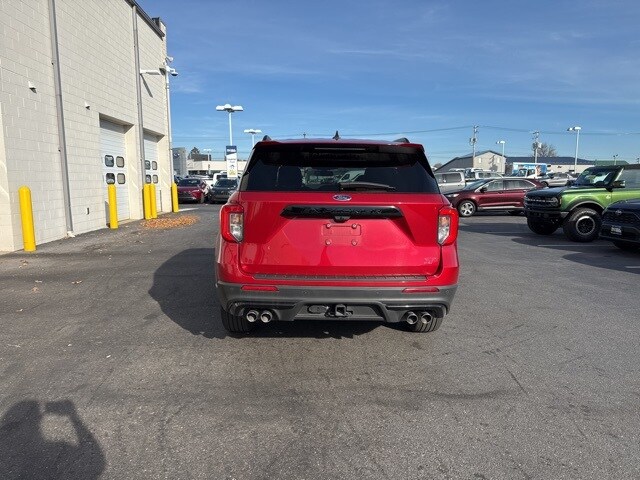 2024 Ford Explorer ST photo 3