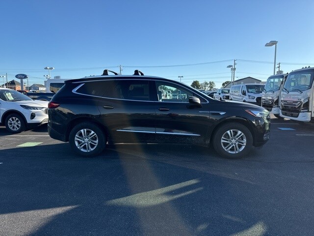 2020 Buick Enclave Essence photo 2