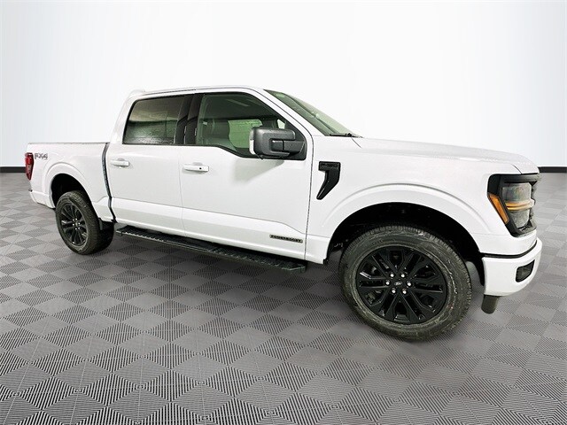 2025 Ford F-150 XLT photo 3