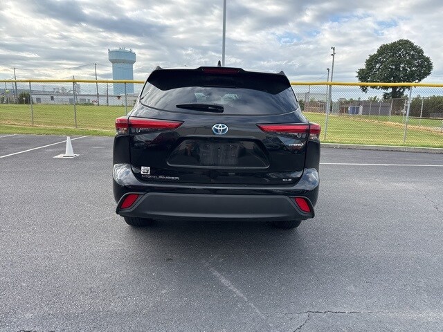 2022 Toyota Highlander Hybrid Bronze Edition photo 2