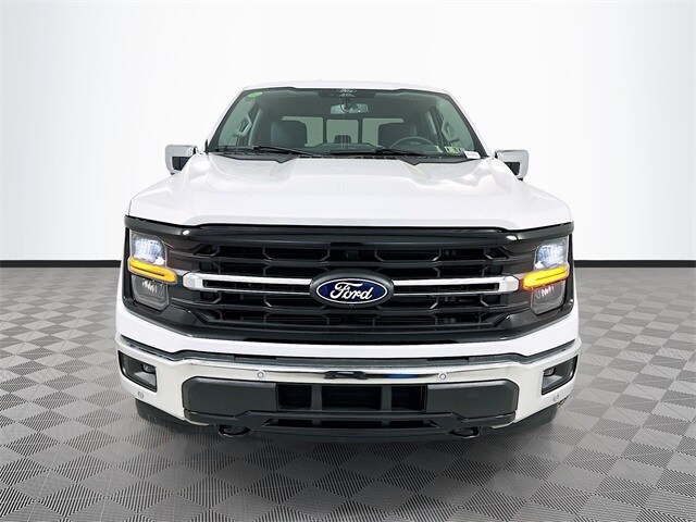 2025 Ford F-150 XLT photo 2