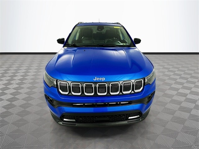 2022 Jeep Compass Latitude photo 2