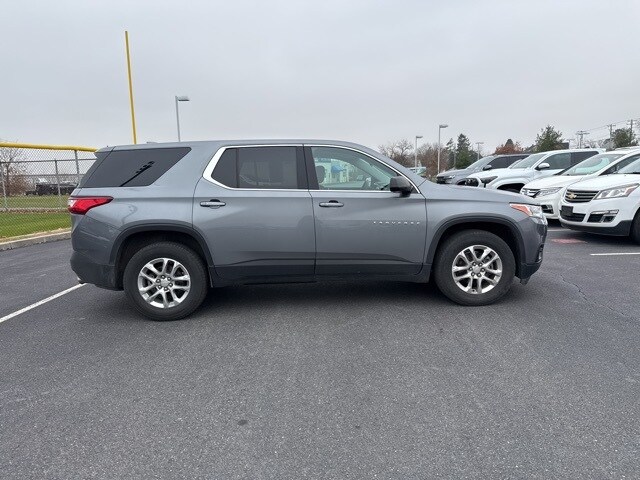 2020 Chevrolet Traverse LS photo 2