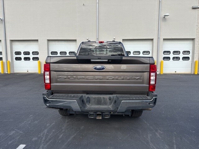 2022 Ford F-350 Lariat photo 2